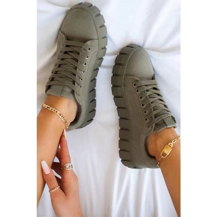 Gertraud - Schwarze trendige Sneakers für Frauen