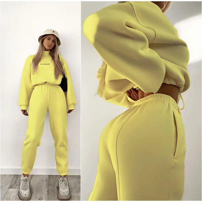Kaila Trainingsanzug | Stylisches langärmeliges Oberteil und dazu passende Hose
