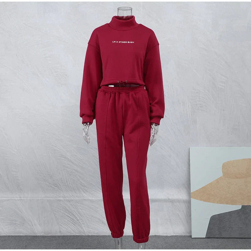 Kaila Trainingsanzug | Stylisches langärmeliges Oberteil und dazu passende Hose