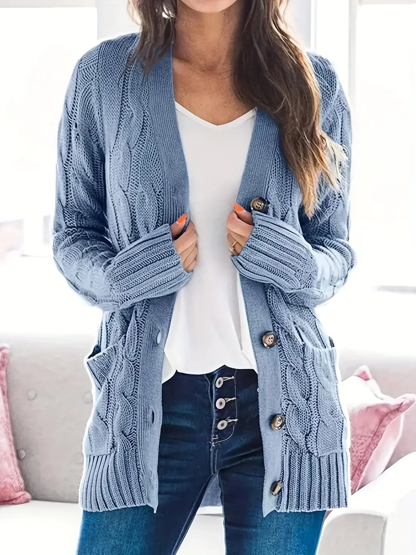 Kuschelige Strickjacke mit Knöpfen - Yalena