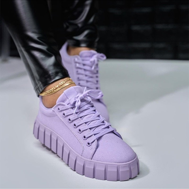 Gertraud - Schwarze trendige Sneakers für Frauen