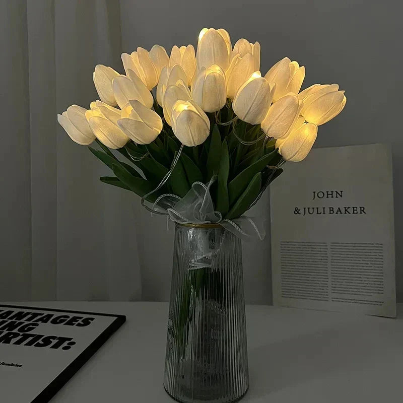 TulipGlow – Bærbar LED Tulipan Natlampe med Varmt Lys – Dekorativ