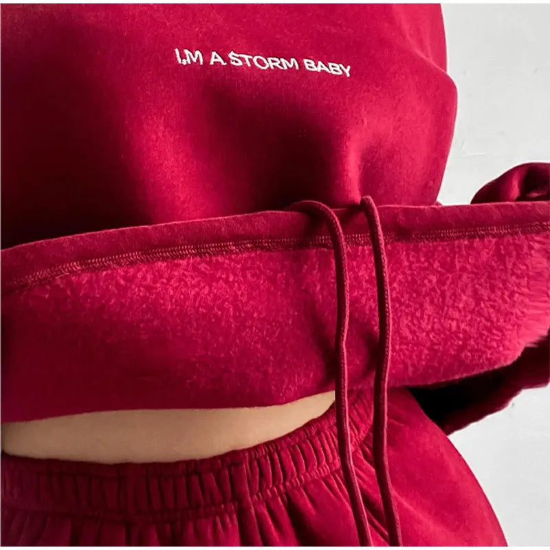 Kaila Trainingsanzug | Stylisches langärmeliges Oberteil und dazu passende Hose