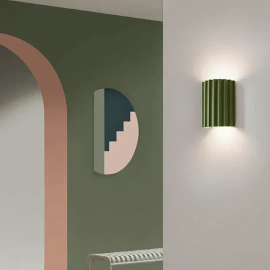 Devako Glutwand – Kunstharz-Wandleuchte mit moderner LED-Eleganz