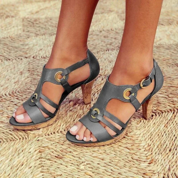 Sandalen mit Retro-Absatz - Brynlee