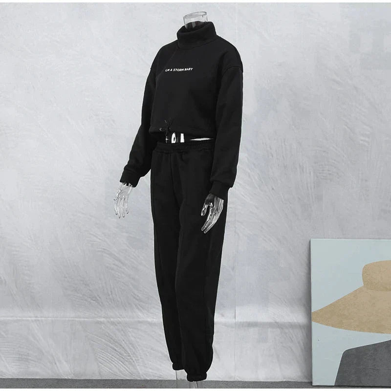 Kaila Trainingsanzug | Stylisches langärmeliges Oberteil und dazu passende Hose