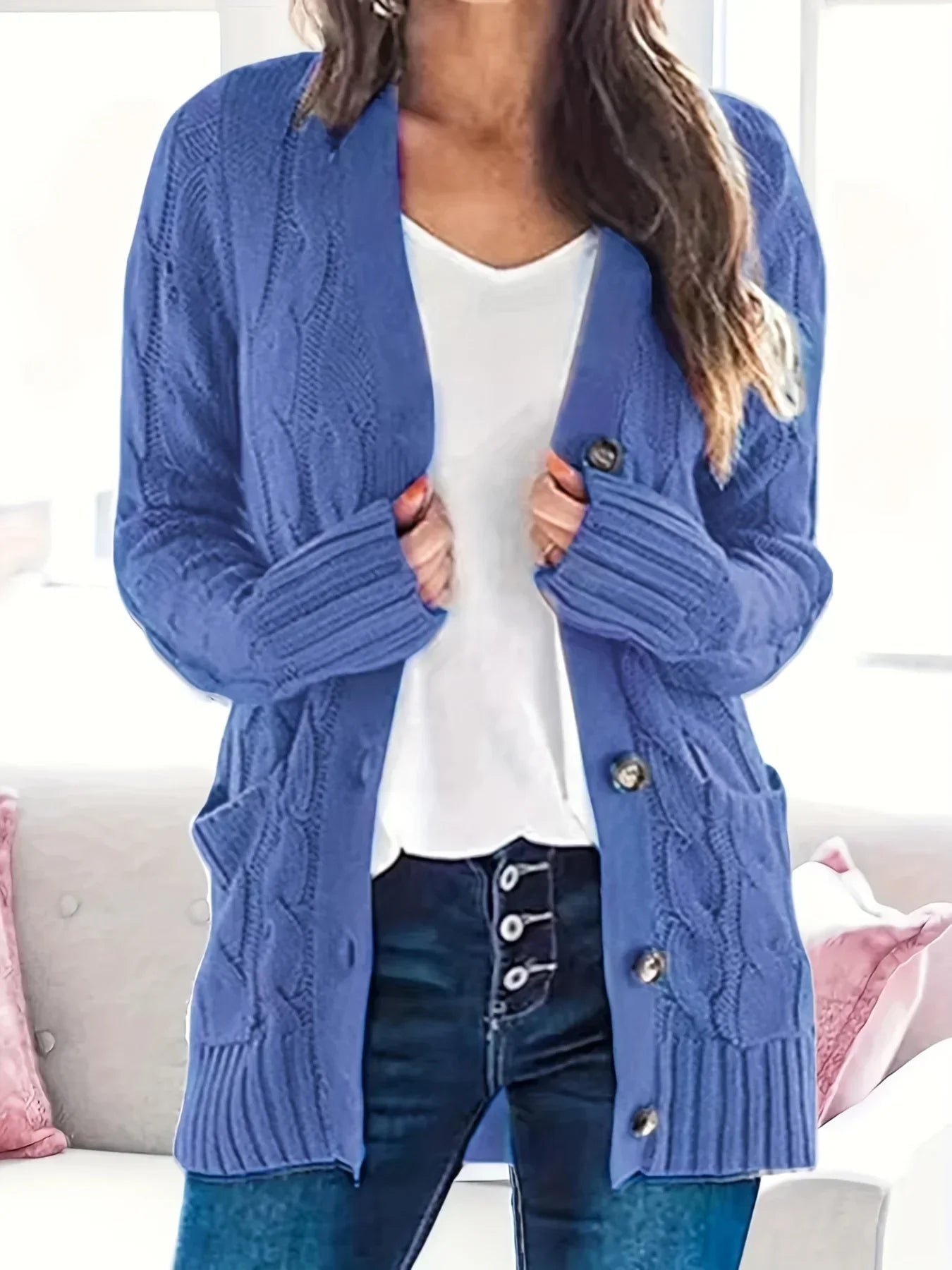 Kuschelige Strickjacke mit Knöpfen - Yalena