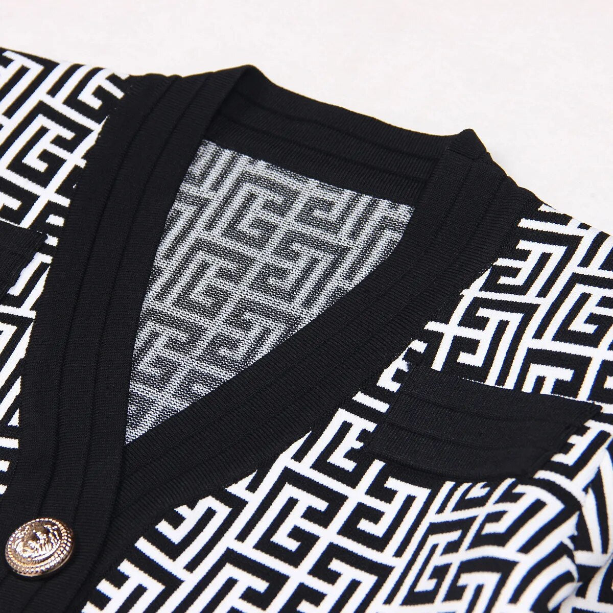 Gemusterter Blazer mit farblich abgesetztem Saum - Briar