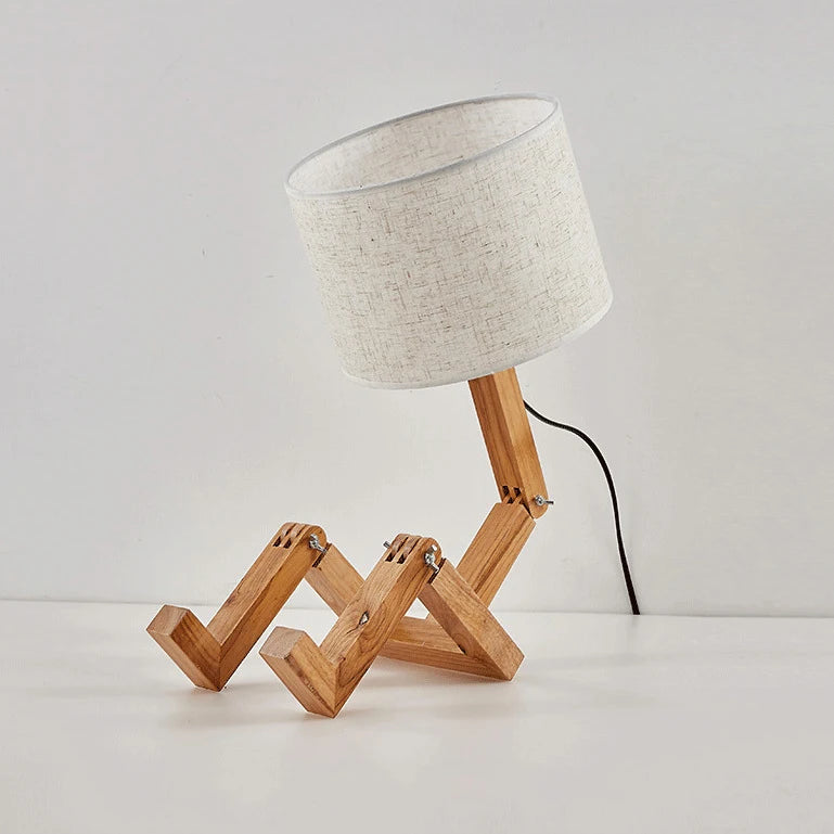 Roboter Wooden Tischleuchte – Verspielte Design-Tischleuchte mit Charme