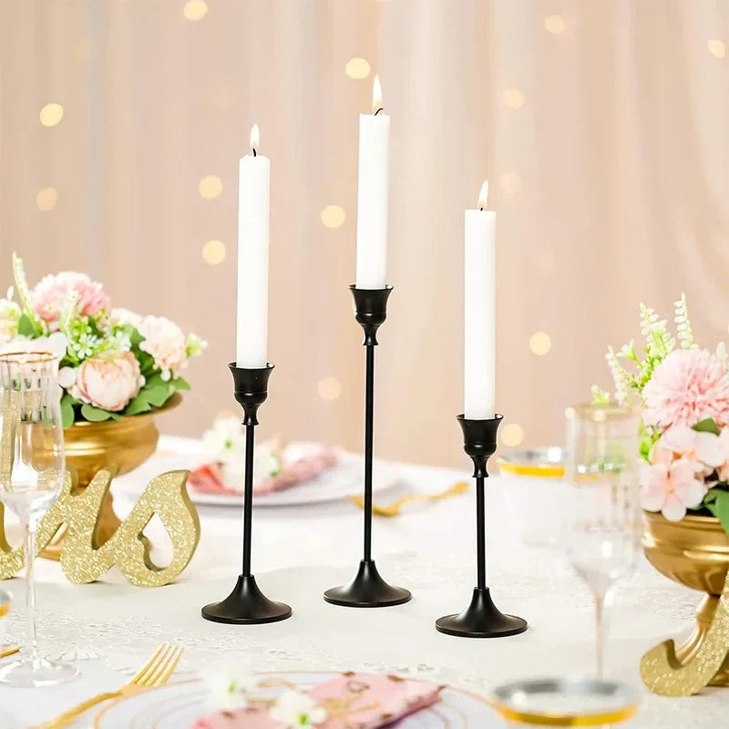 Verträumte Lichter - Goldene Kerzenständer für eine romantische Atmosphäre