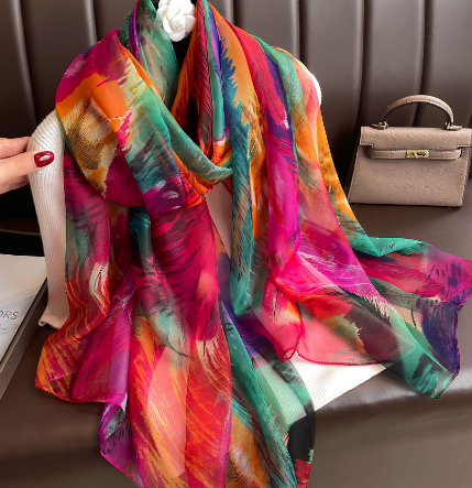 Luxuriöser Seidenschal für Damen mit elegantem Print-Design