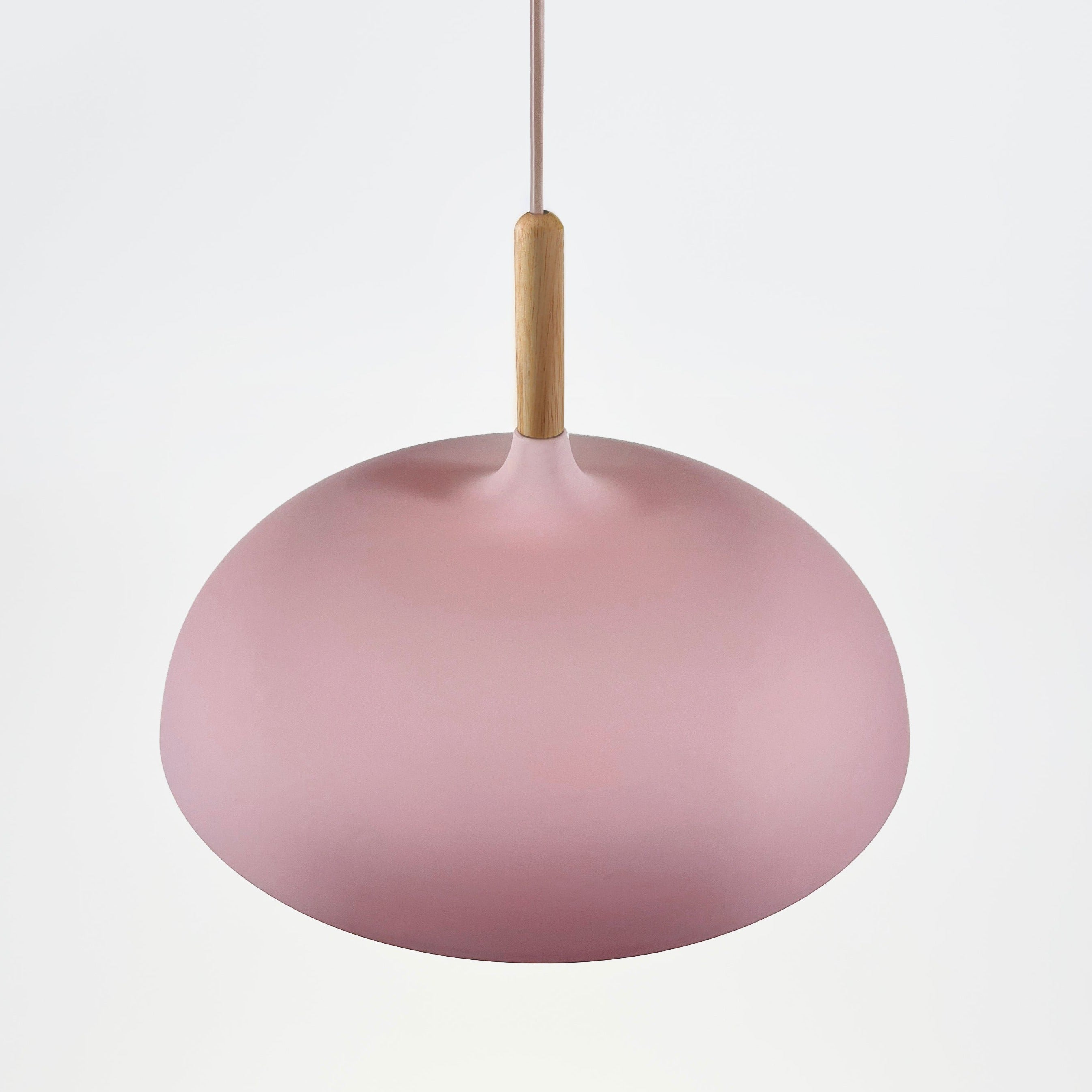 Nordylight – Pendelampe Pastel Metal & Træ – Justerbar Retro Design