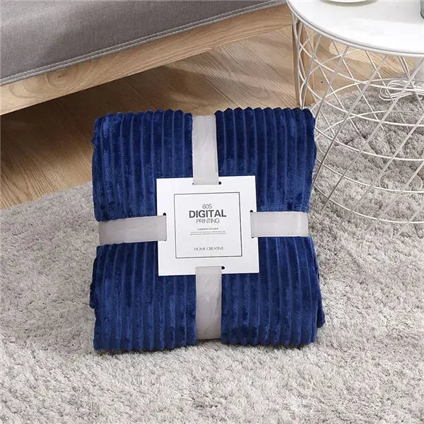 SoftLoom – Flauschige Flanell-Decke Gestreift für Sofa, Bett & Reisen