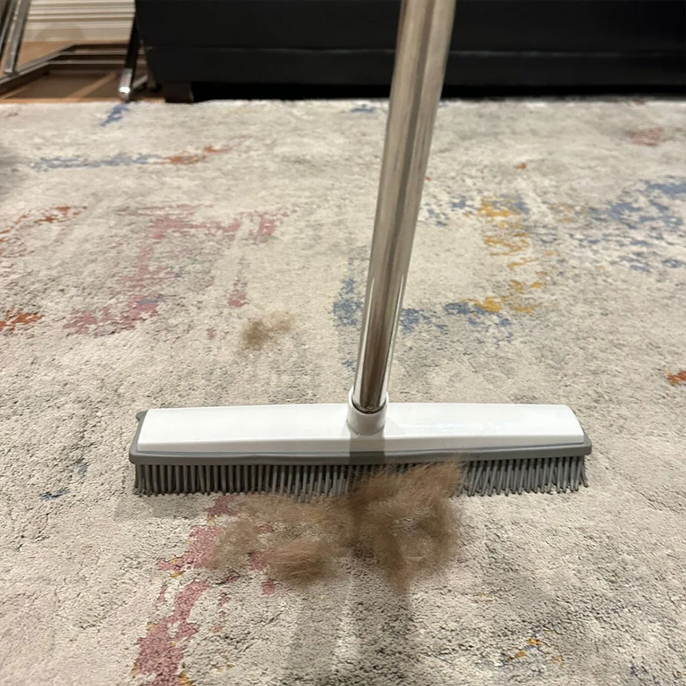 Teleskopbesen mit abzieher für tierhaare und flexiblem griff
