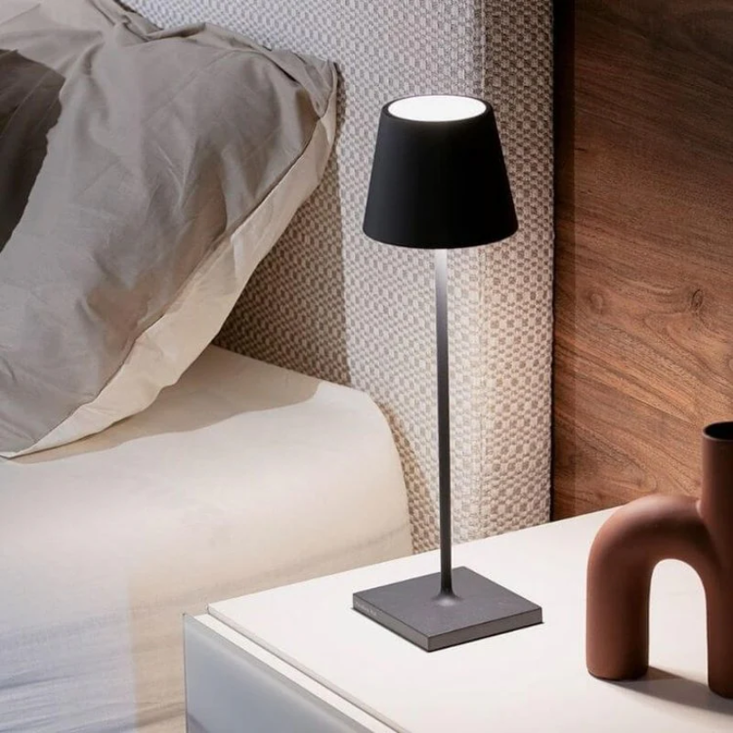 LumiFlex – Trådløs LED-bordlampe med touchstyring & dæmpbar