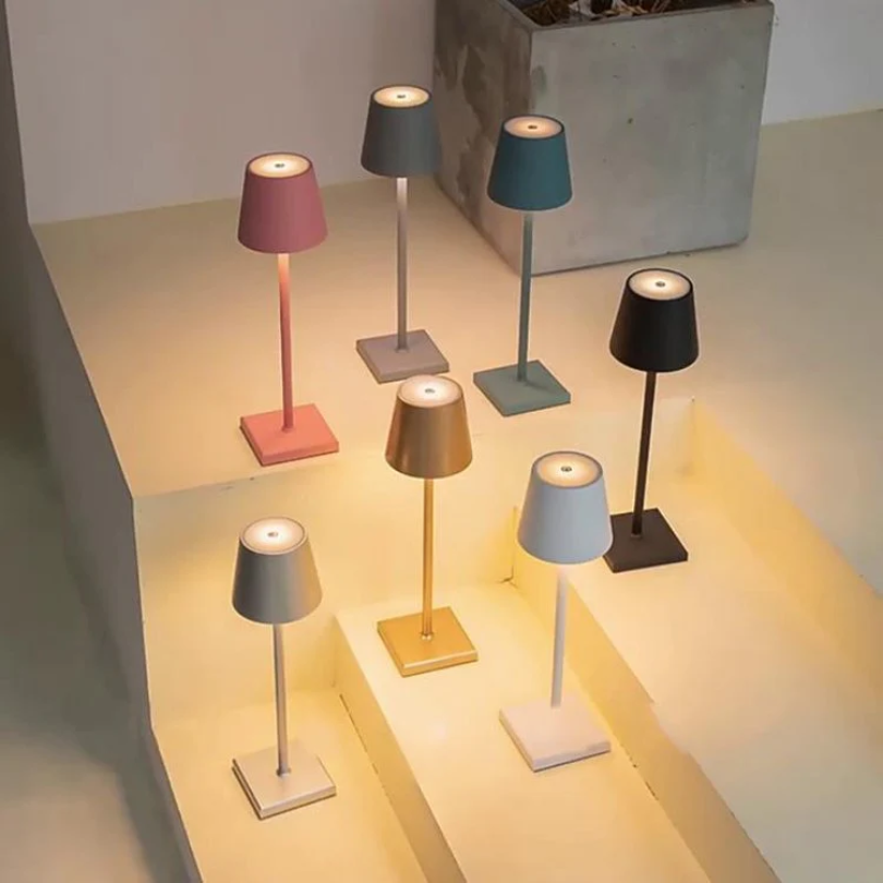 LumiFlex – Trådløs LED-bordlampe med touchstyring & dæmpbar