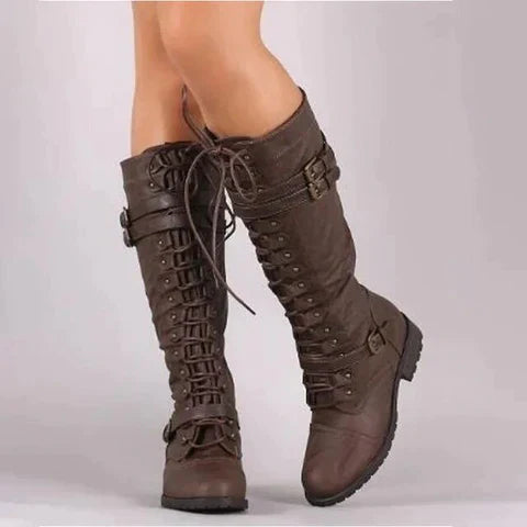 Linda - Flache Retro-Stiefel mit Schnalle und Schnürsenkeln