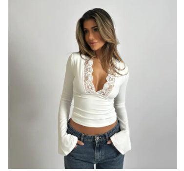 Damen-Shirt mit V-Ausschnitt und floralem Spitzenrand - Freesia