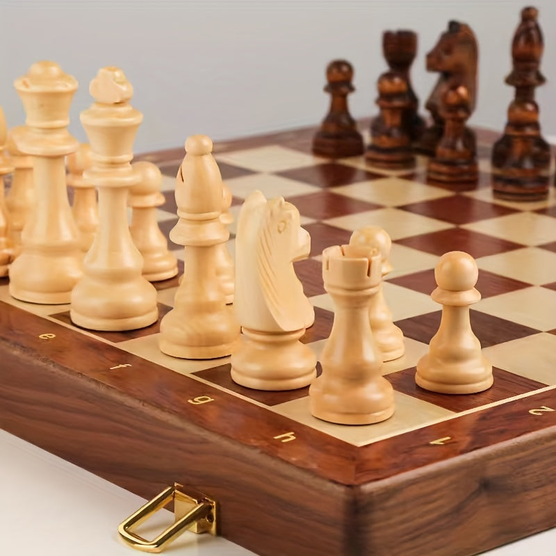 Regalis – Schachset aus Holz mit klappbarem Turnierbrett & Stauraum