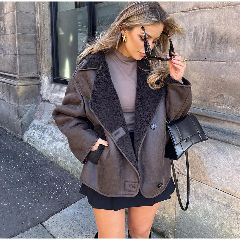 Amy Damen-Lederjacke in Braun für warme Eleganz und zeitlosen Vintage-Stil