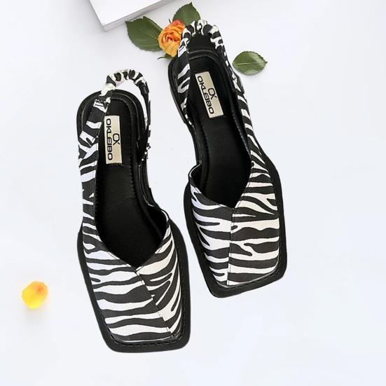 Nose Flats PU-modellsandalen – Delaney