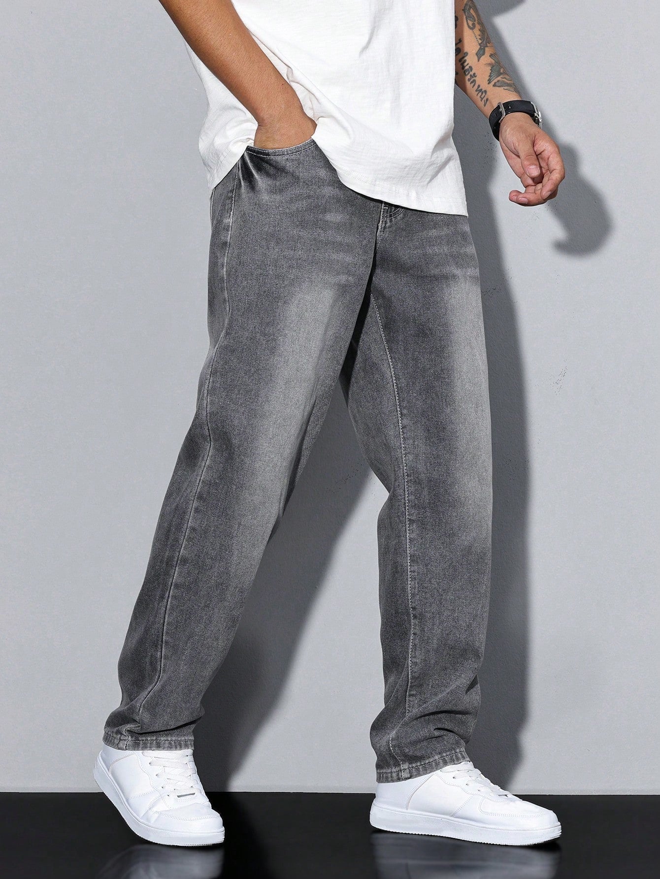 UrbanEase – Herrejeans Daan i ensfarvet – Tidløs allrounder