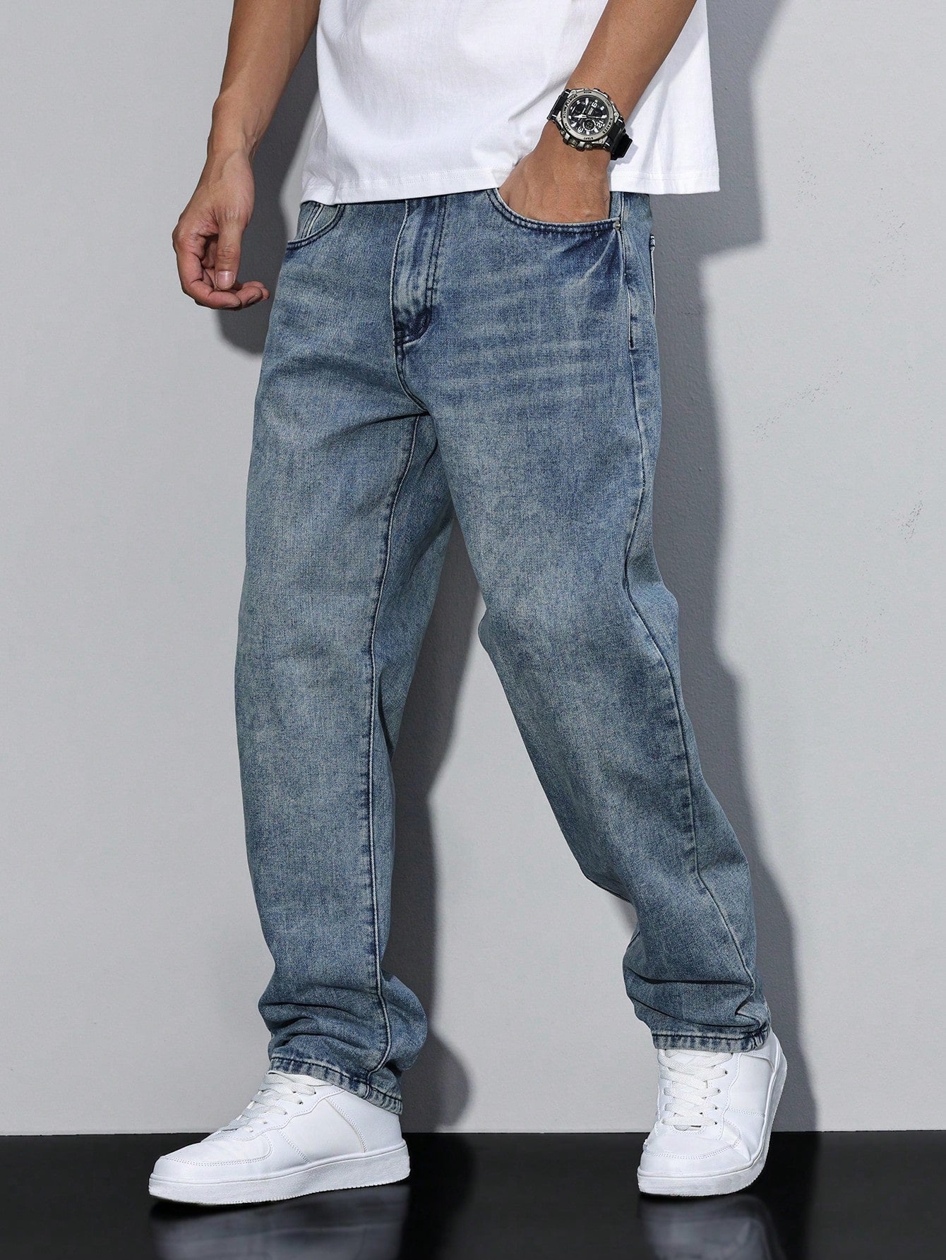 UrbanEase – Herrejeans Daan i ensfarvet – Tidløs allrounder