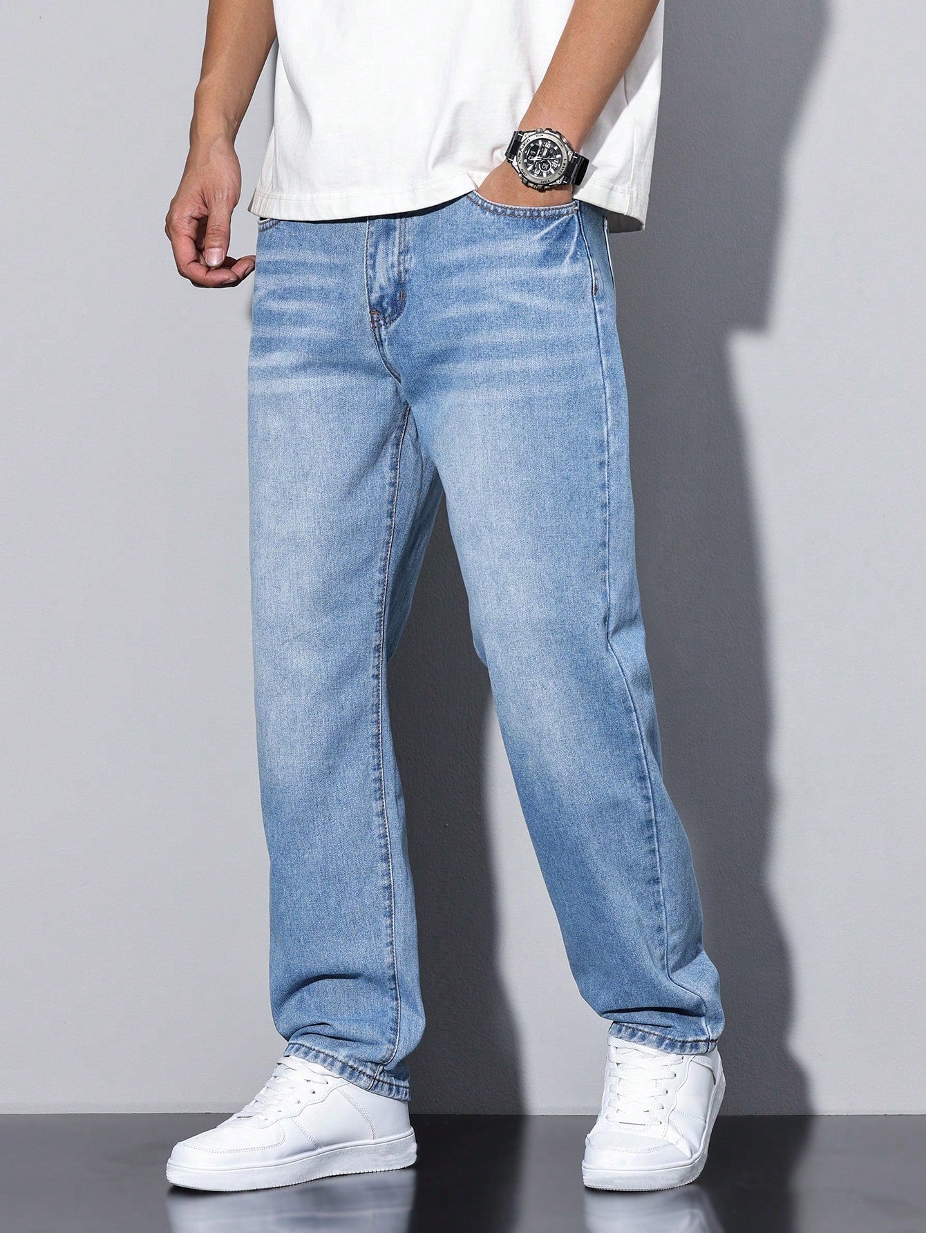 UrbanEase – Herrejeans Daan i ensfarvet – Tidløs allrounder