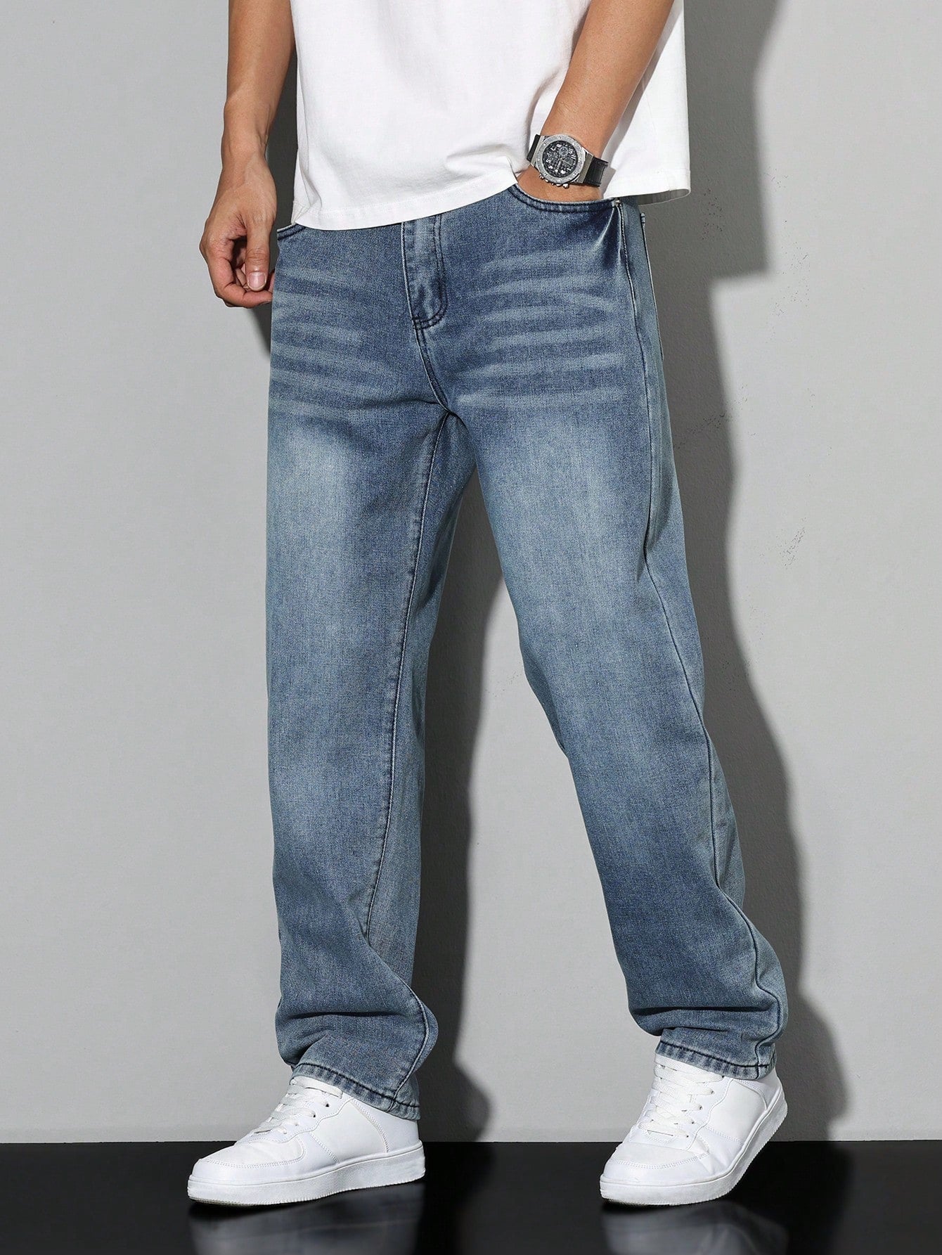 UrbanEase – Herrejeans Daan i ensfarvet – Tidløs allrounder