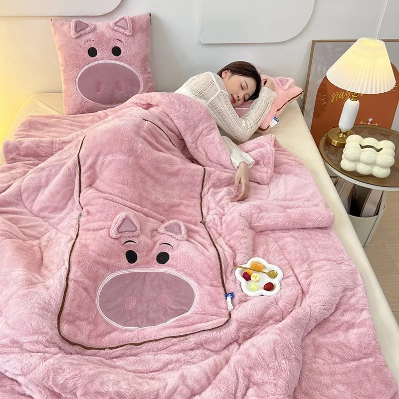 CozyNest – Decke mit Kissen 2-in-1 Plüschdesign – für Zuhause & Reisen