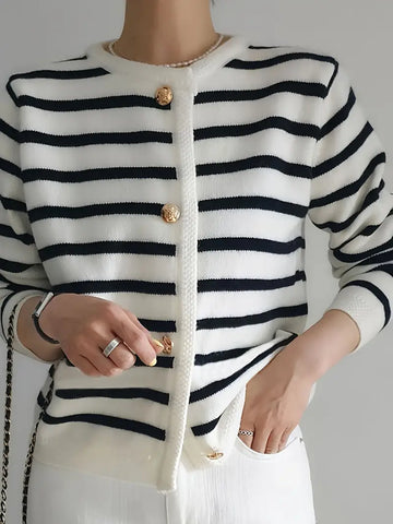 Mara - Maglione a righe elegante con dettagli a bottoni
