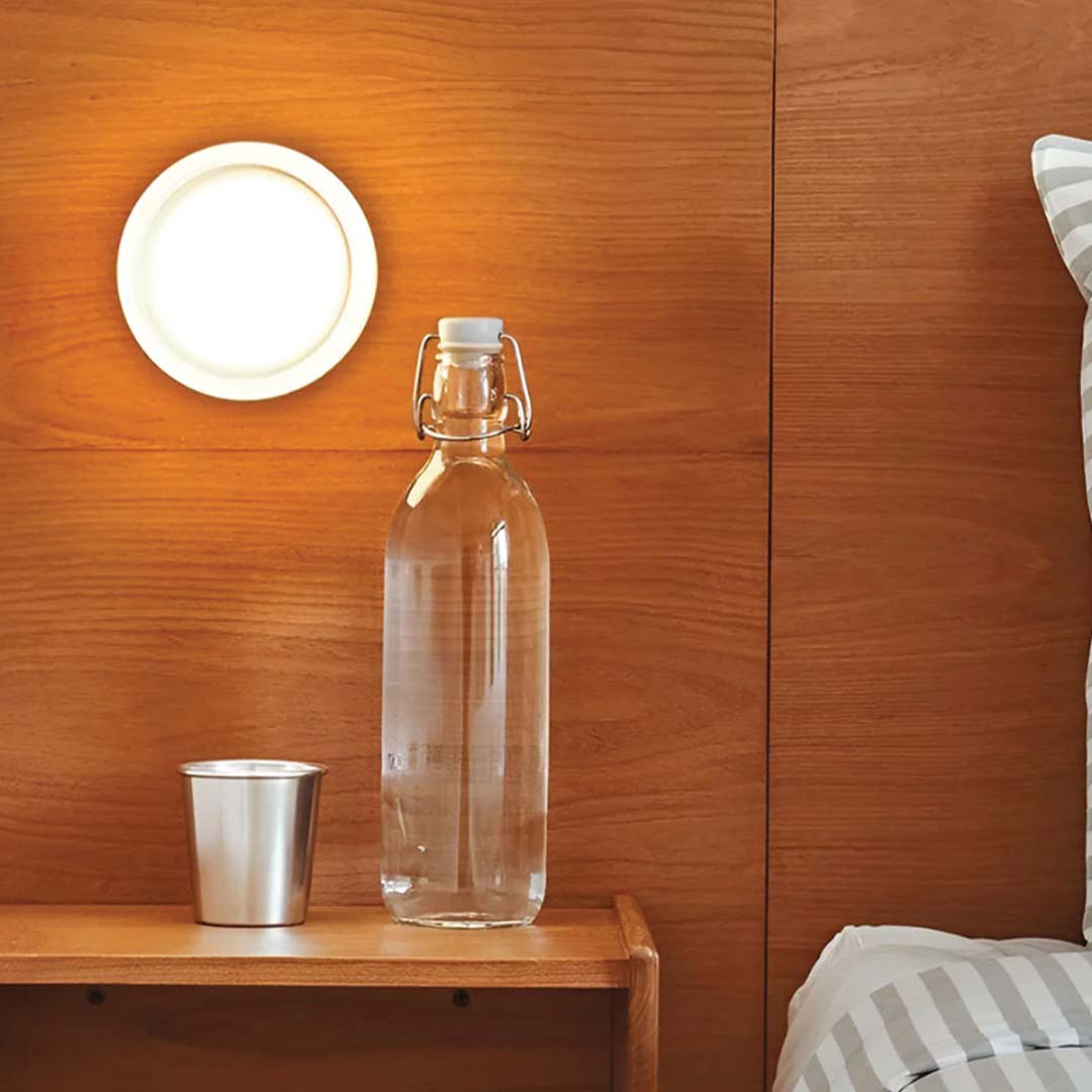 DimpleGlow – Kompakte LED-Wandleuchte – Modernes Acryl & Aluminium Design