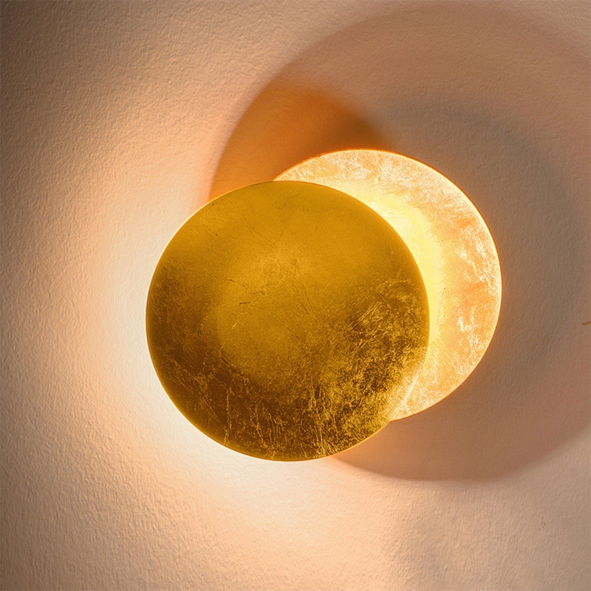 Lunora Wandleuchte – Mondlicht-Glanz & Minimalistische LED-Stimmung