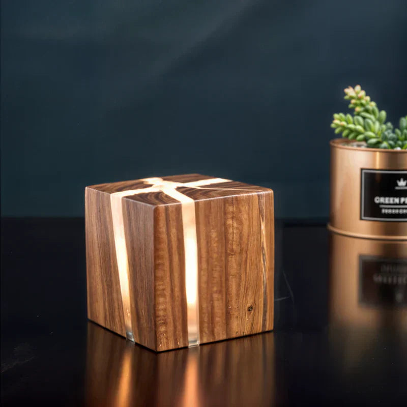 CrackLumen – Rustikale Tischlampe mit einzigartigem Glasdesign