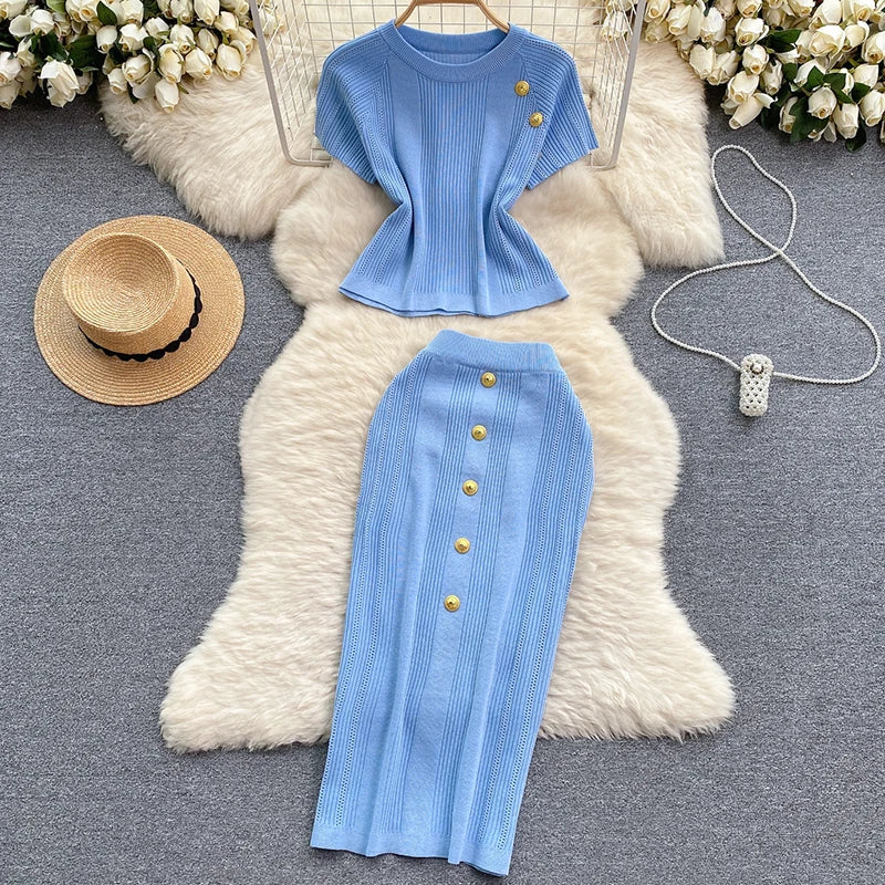 Elegant sommersæt med knapdetaljer | Stilfuldt todelt sommeroutfit