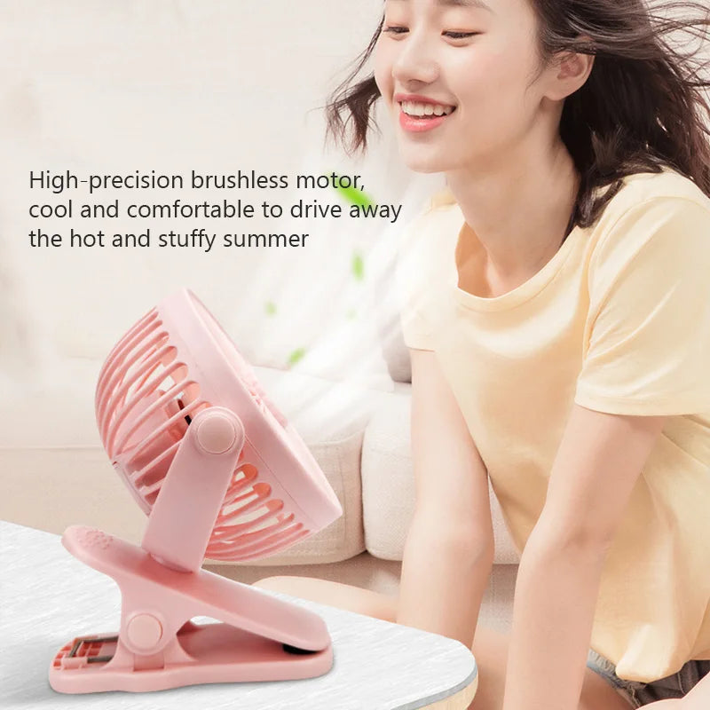 Kompakter USB-Tischventilator – Leise Abkühlung für den Schreibtisch