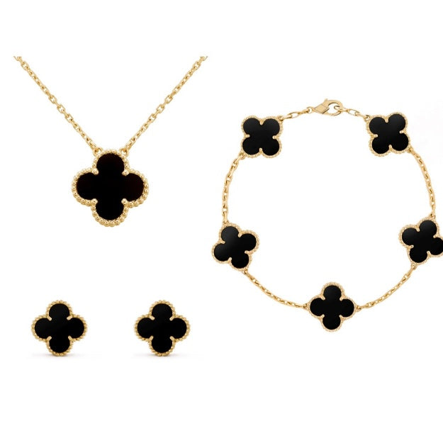 Julia Schmuckset – Zarte Symbolik trifft goldene Eleganz