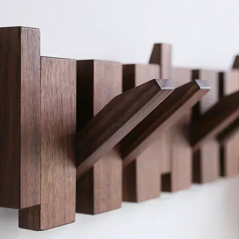 Valnød Piano Garderobe – Elegant opbevaringsplads til din entré