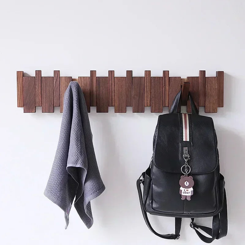 Valnød Piano Garderobe – Elegant opbevaringsplads til din entré