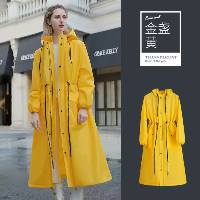Sophie – Wasserdichter Damen-Regenmantel mit Kapuze in Weiß für Alltag & Eleganz