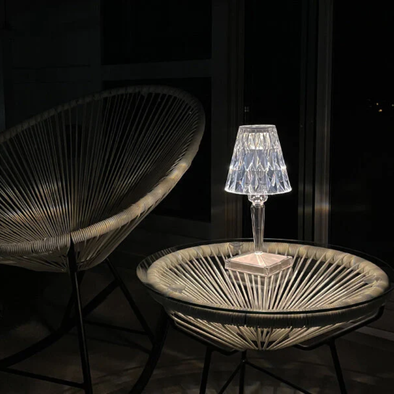 LumiÉclat – Krystal bordlampe moderne – Elegant design & varmt lys