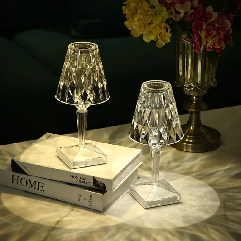 LumiÉclat – Krystal bordlampe moderne – Elegant design & varmt lys