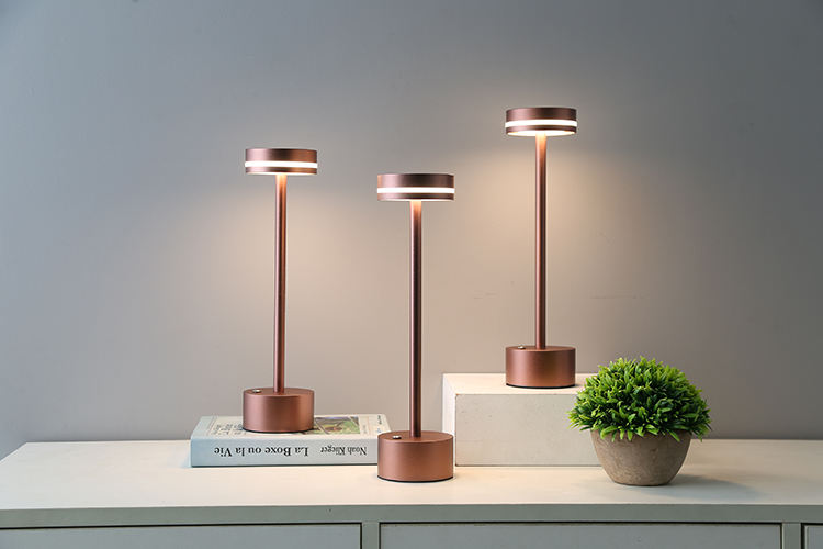 Devako LuxeLight | Kabellose Tischleuchte - Beleuchten Sie Ihren Raum mit Raffinesse