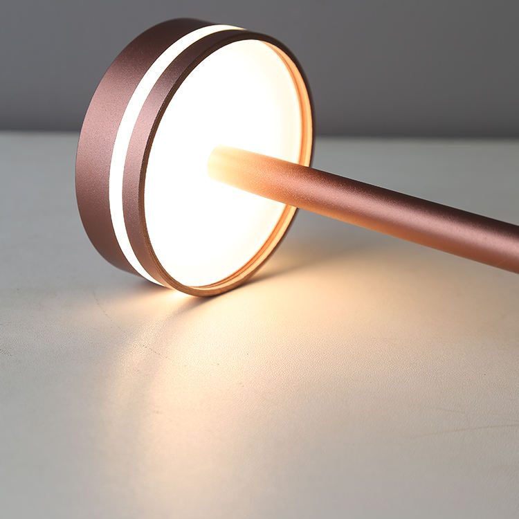 Devako LuxeLight | Kabellose Tischleuchte - Beleuchten Sie Ihren Raum mit Raffinesse