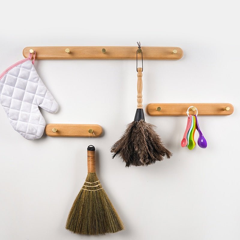 LignaHook – Holz-Wandgarderobe mit Messinghaken – Moderne Wohnaufbewahrung