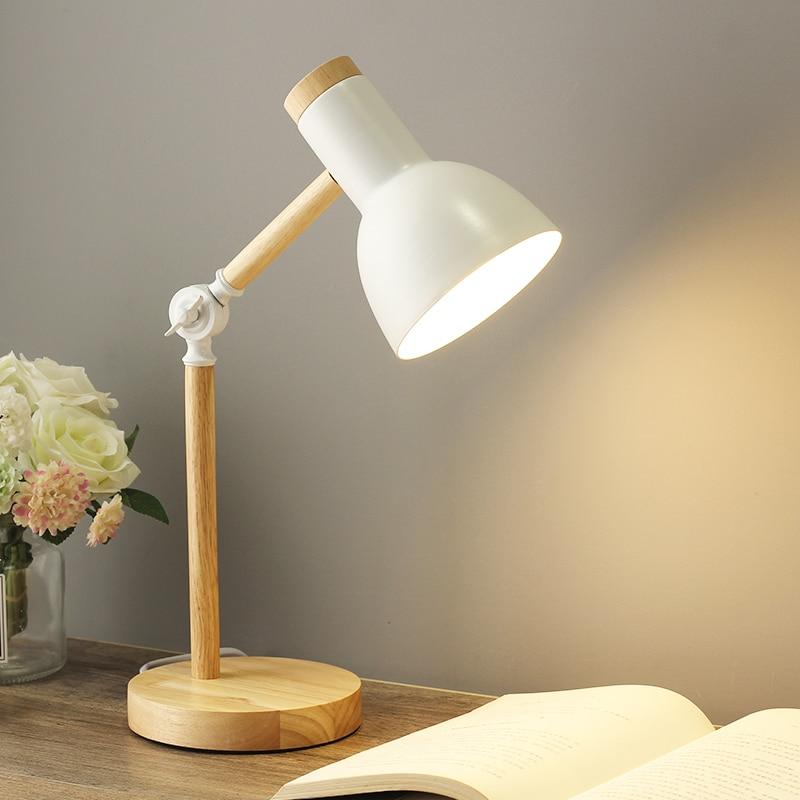 Nordische Holz-Tischlampe – Drehbarer Kopf & Moderne LED-Technik