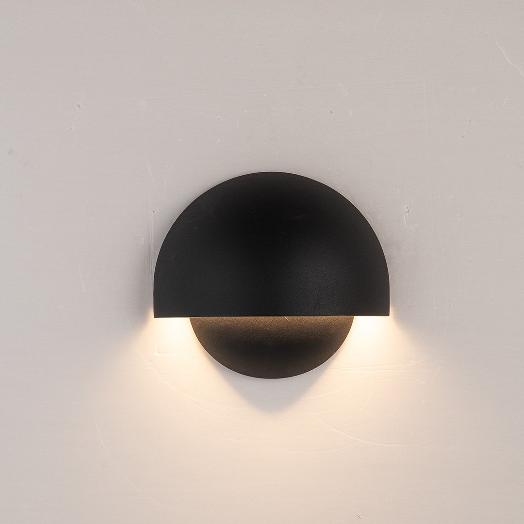 AquaLight - LED-Außenwandleuchte mit warmem Licht